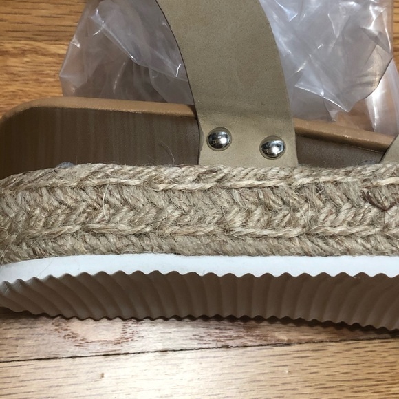 Espadrilles - Picture 2 of 5